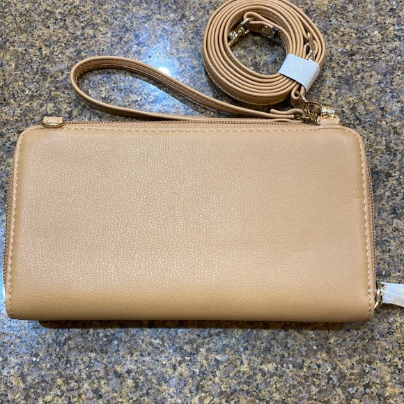 Simply Noelle brand small bag with wrist and shoulder strap. Brand new with tags - Picture 4 of 9